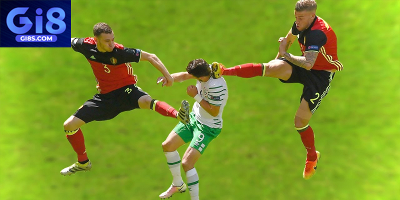 Những tình huống thường khiến cầu thủ bị thổi phạm lỗi